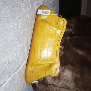 BANANA REPUBLIC CLUTCH